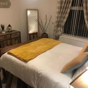 Apartment Lovely Ground Floor With Easy Parking., Belfast
