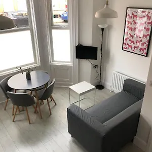 Apartment Wellesley Avenue, Queens Quarter, Belfast